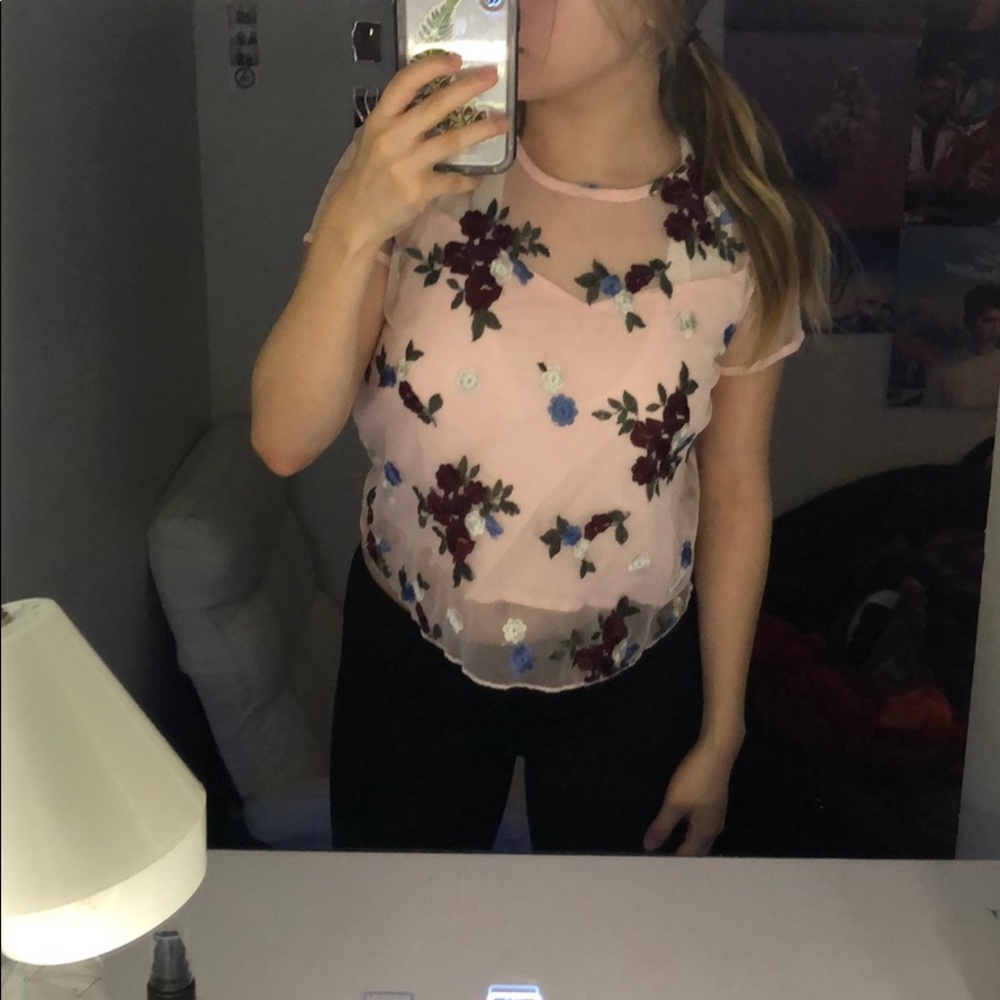 Mesh flower top